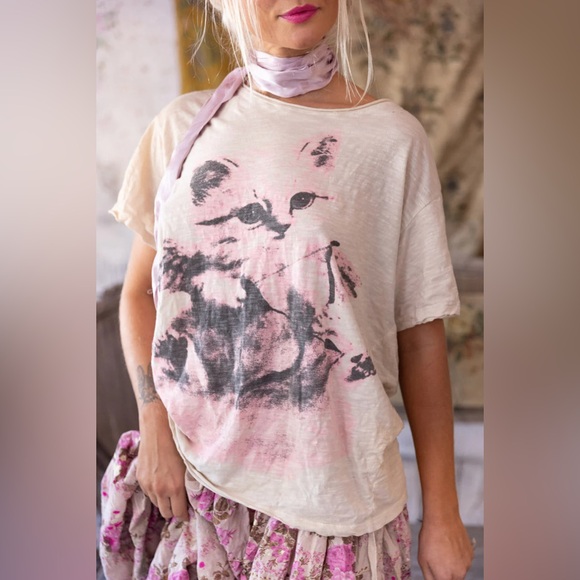 Magnolia Pearl Cream and Pink Cocos Arrow Cat Relaxed T-Shirt